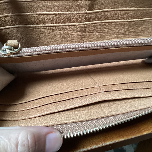 Michael Kors Jet Set Continental Wallet - Picture 10 of 11